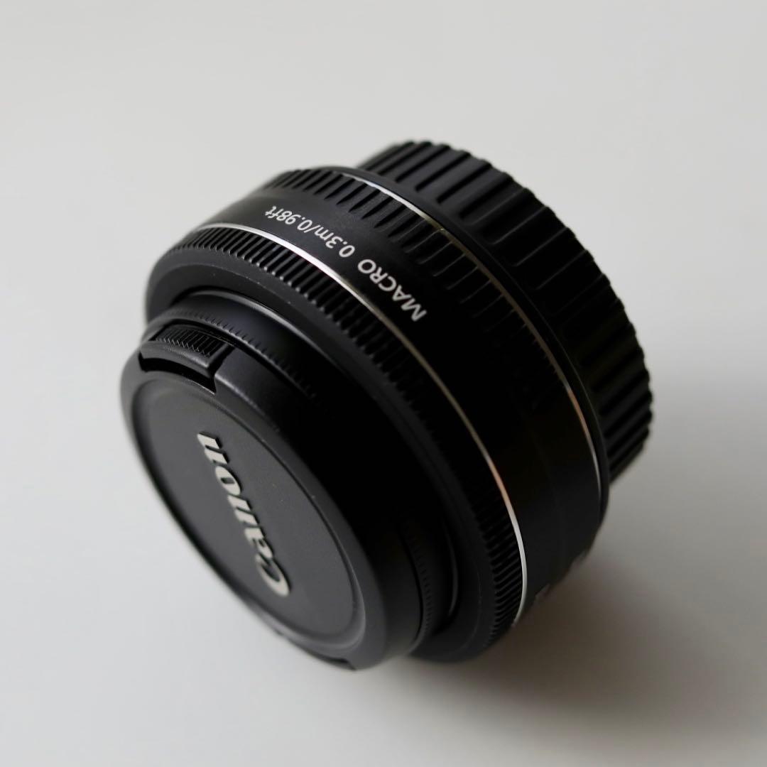 Canon EF 40mm f/2.8 STM +純正レンズフードES-52付き