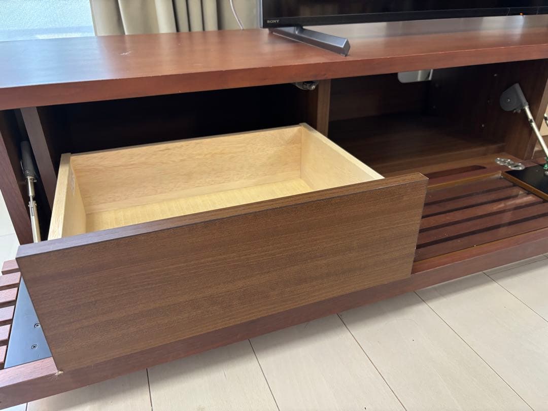 【最終値下げ〜11月26日(水)で終了】テレビボード 210cm／ウォールナット