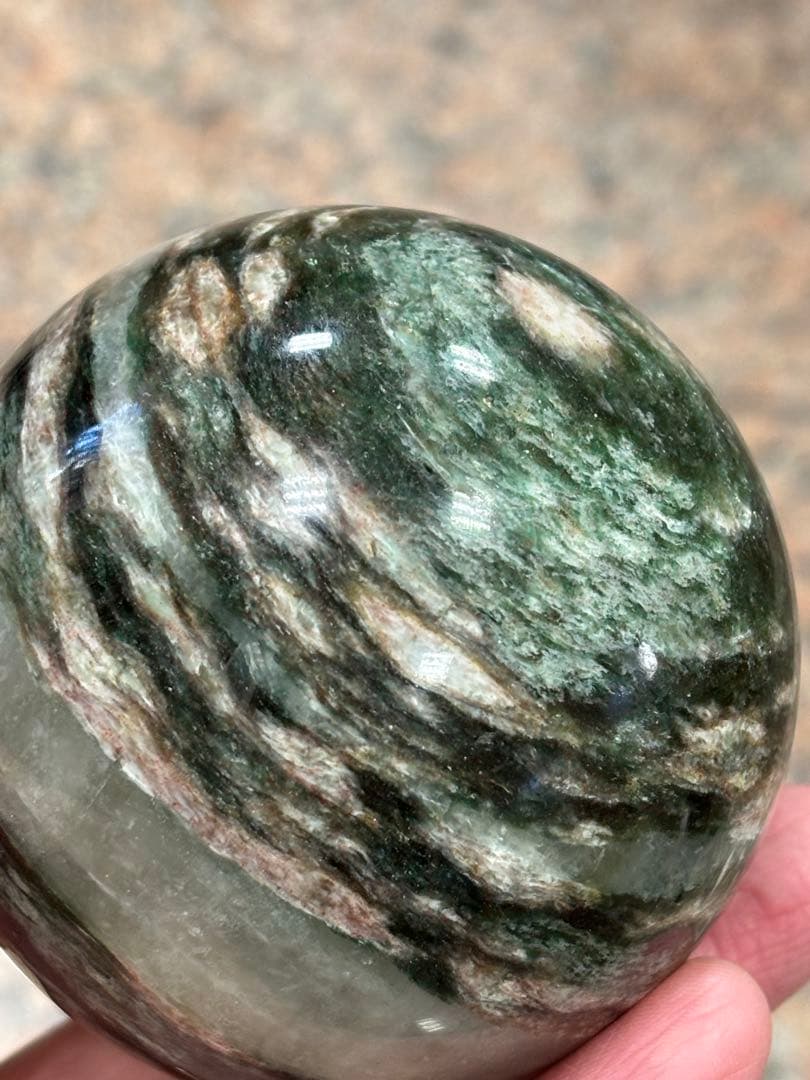 グリーンマイカと水晶共生　スフィア7.18cm レア模様　天然石