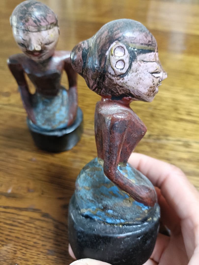 バリ島購入木製人形２体１２センチ