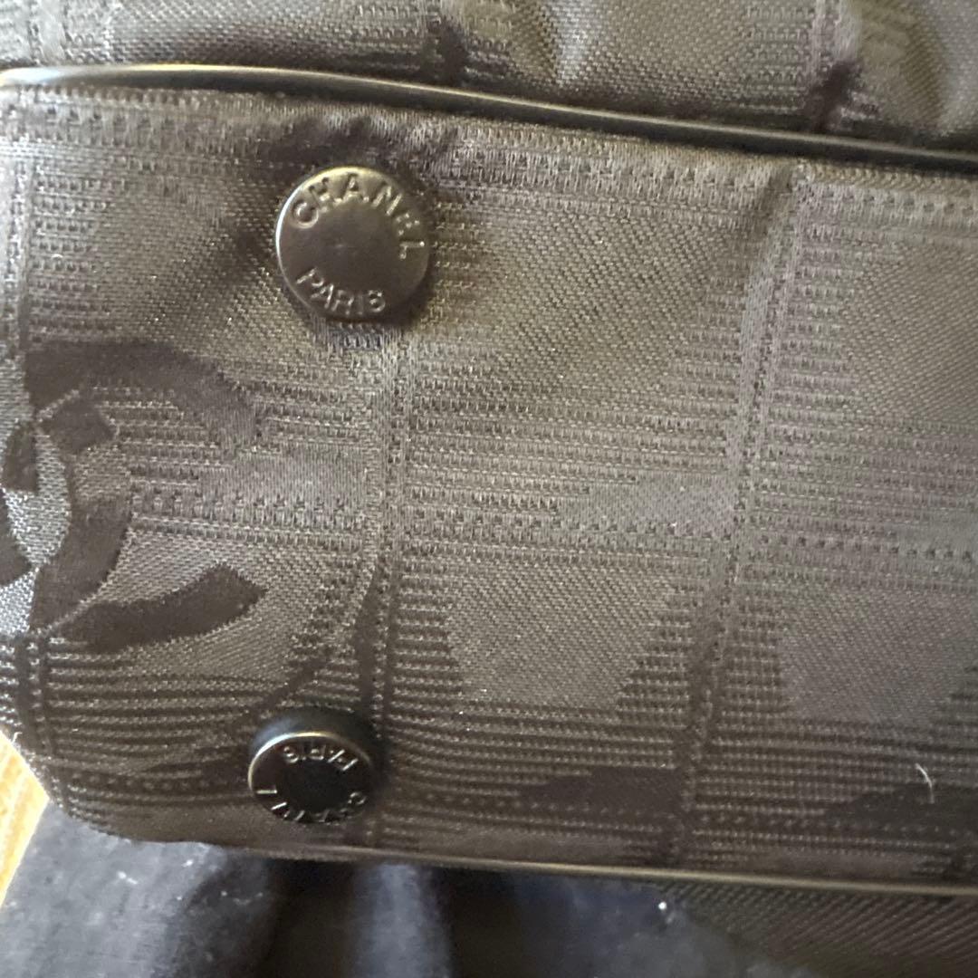 CHANEL ニュートラベルラインショルダーバッグ