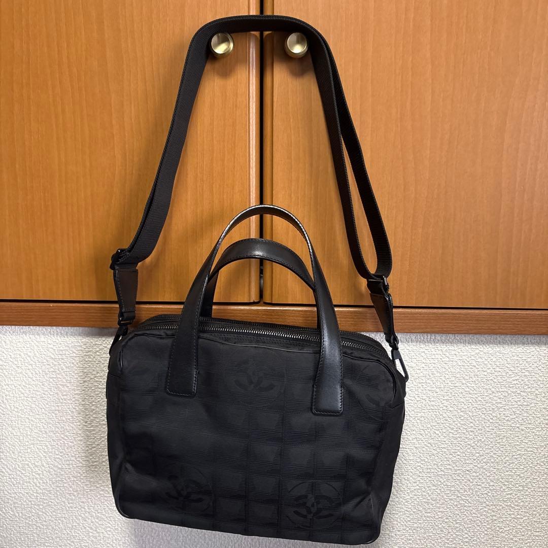 CHANEL ニュートラベルラインショルダーバッグ