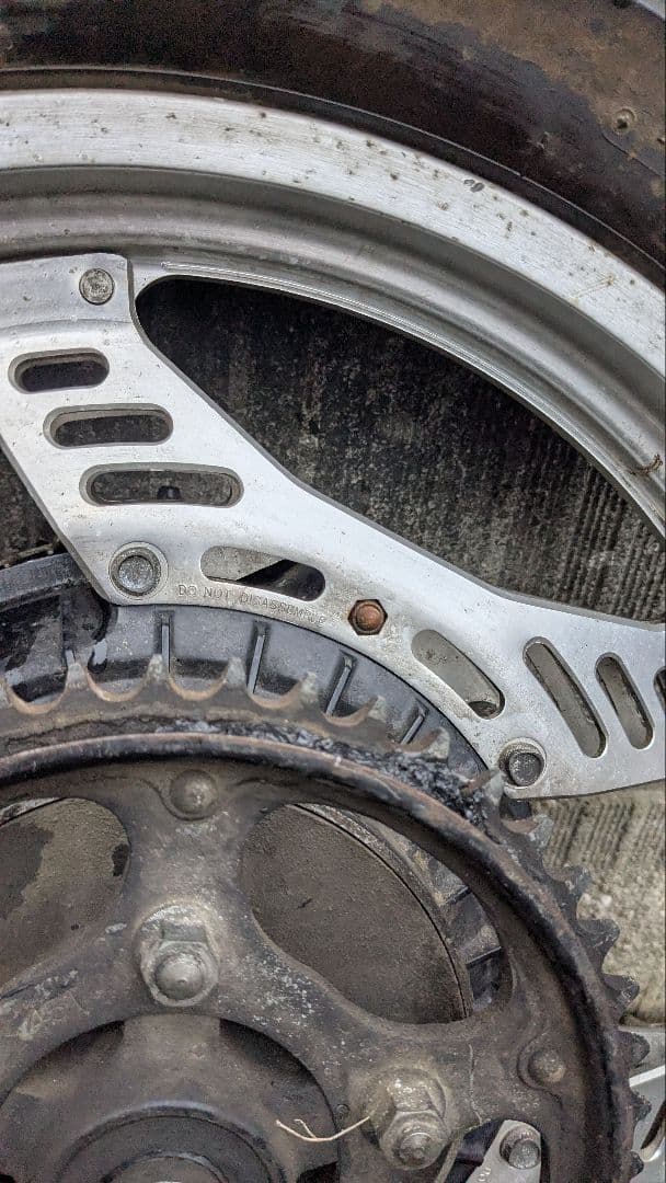 CBX400F用？　リアホイール　インボード・スプロケ付