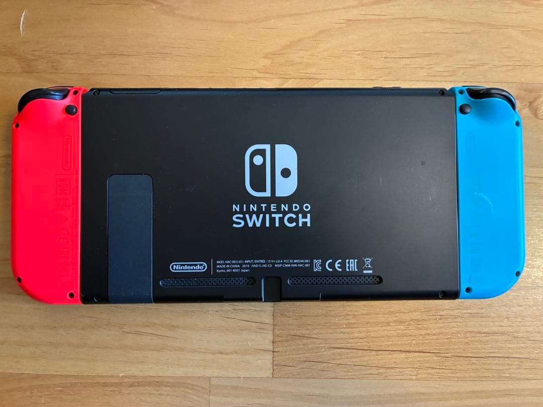 Nintendo Switch本体、コントローラ、ゲームソフト1本付き