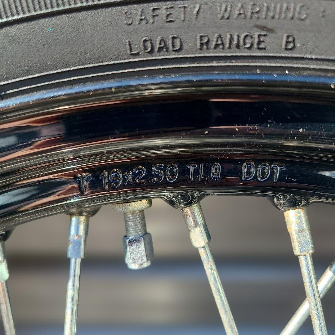 ハーレースポーツスター　前後スポークホイール