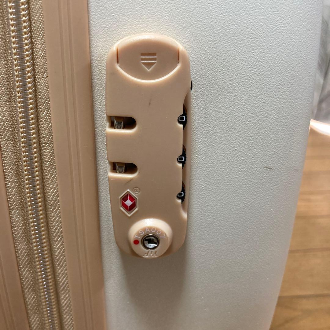 機内持ち込み可　ミニサイズ ベージュ　乗れるキャリーケース