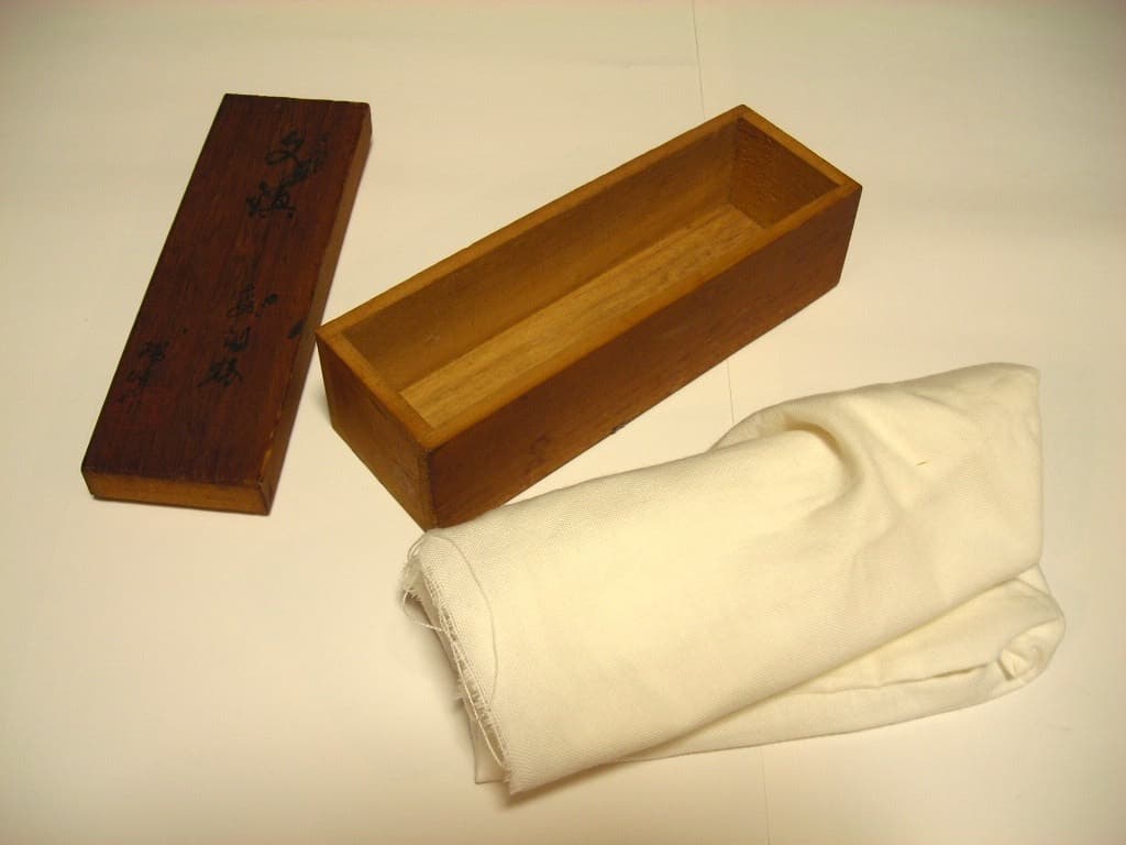 三猿（さんざる）『見ざる、聞かざる、言わざる』の文鎮