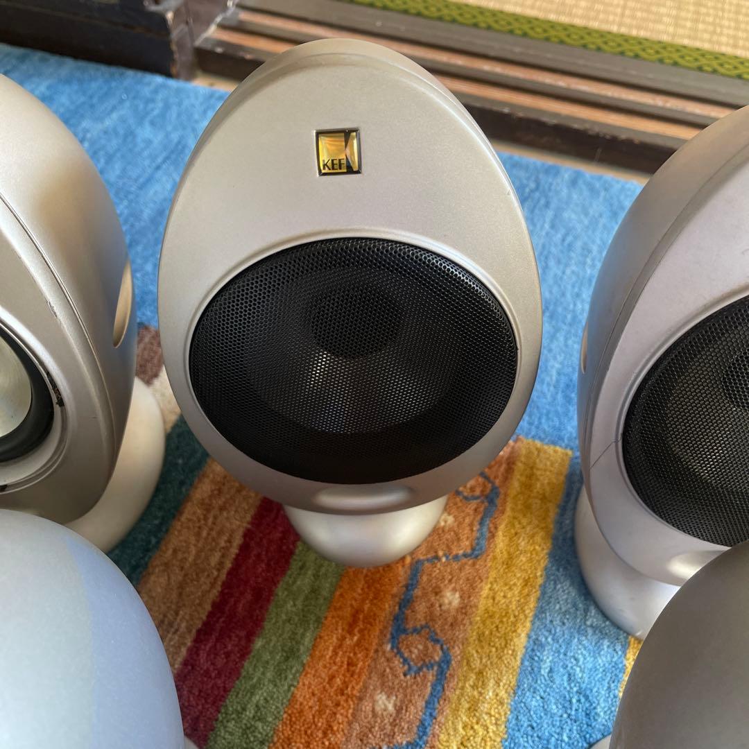 KEF サラウンドスピーカー シルバー