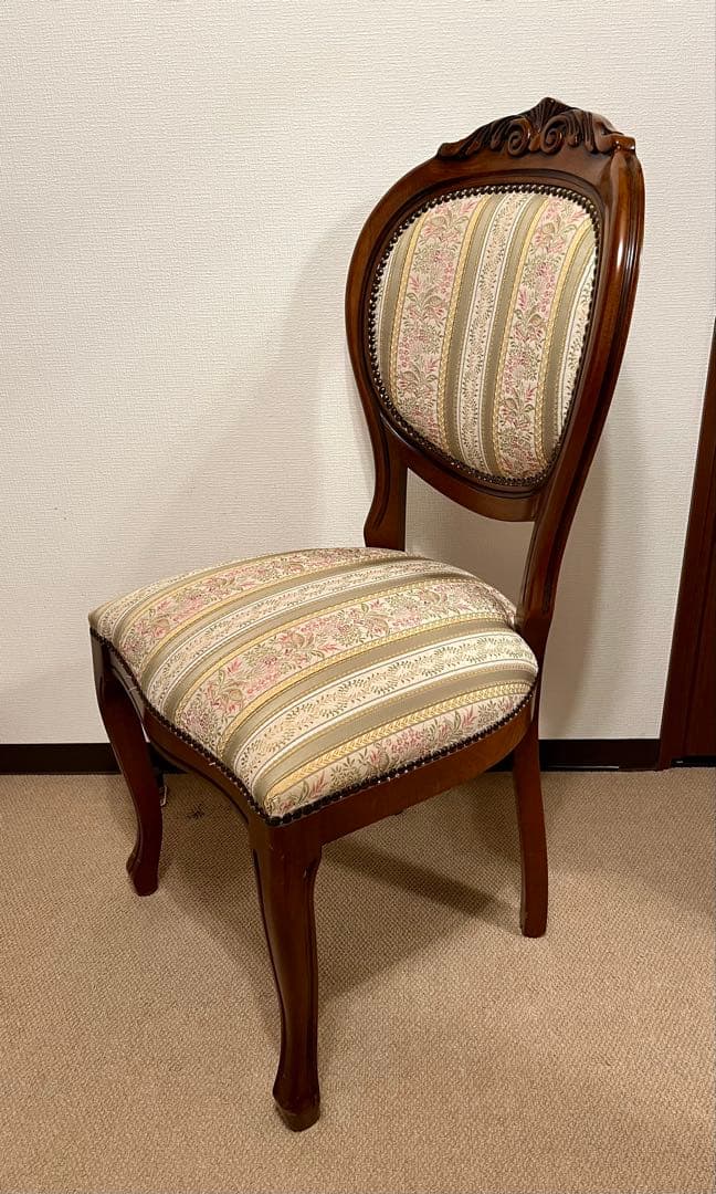 【美品】イタリア家具 リベット打ちダイニングチェア 猫脚 ロココ調　即購入歓迎！