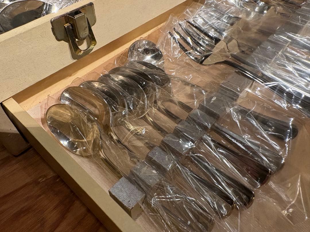 【値下げしました】　AZUMA 18-10 ステンレス カトラリー50本セット