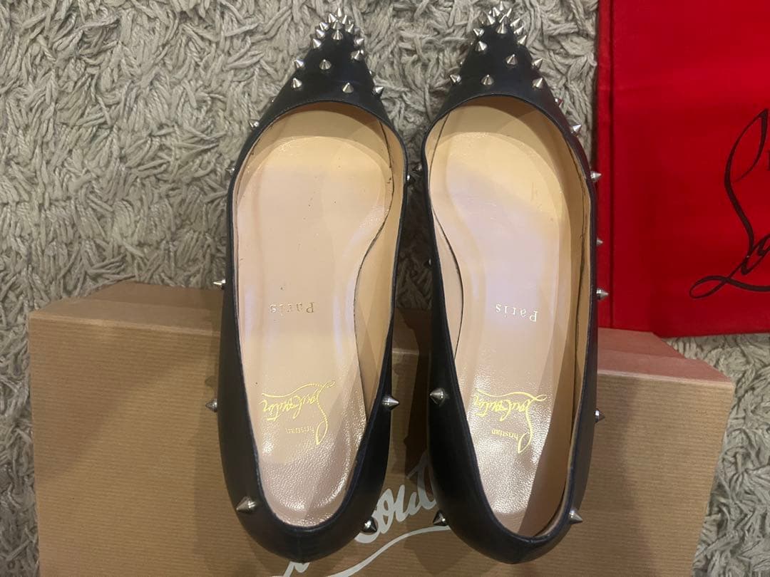 クリスチャンルブタンDEGRASPIKE FLAT KID希少なスタッズ