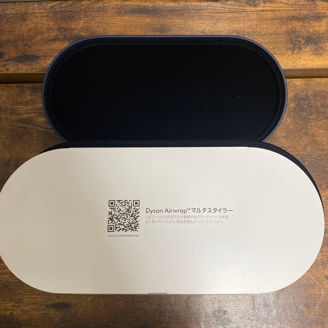 赤ちゃん猿Dyson airwrap complete HS05ドライヤー