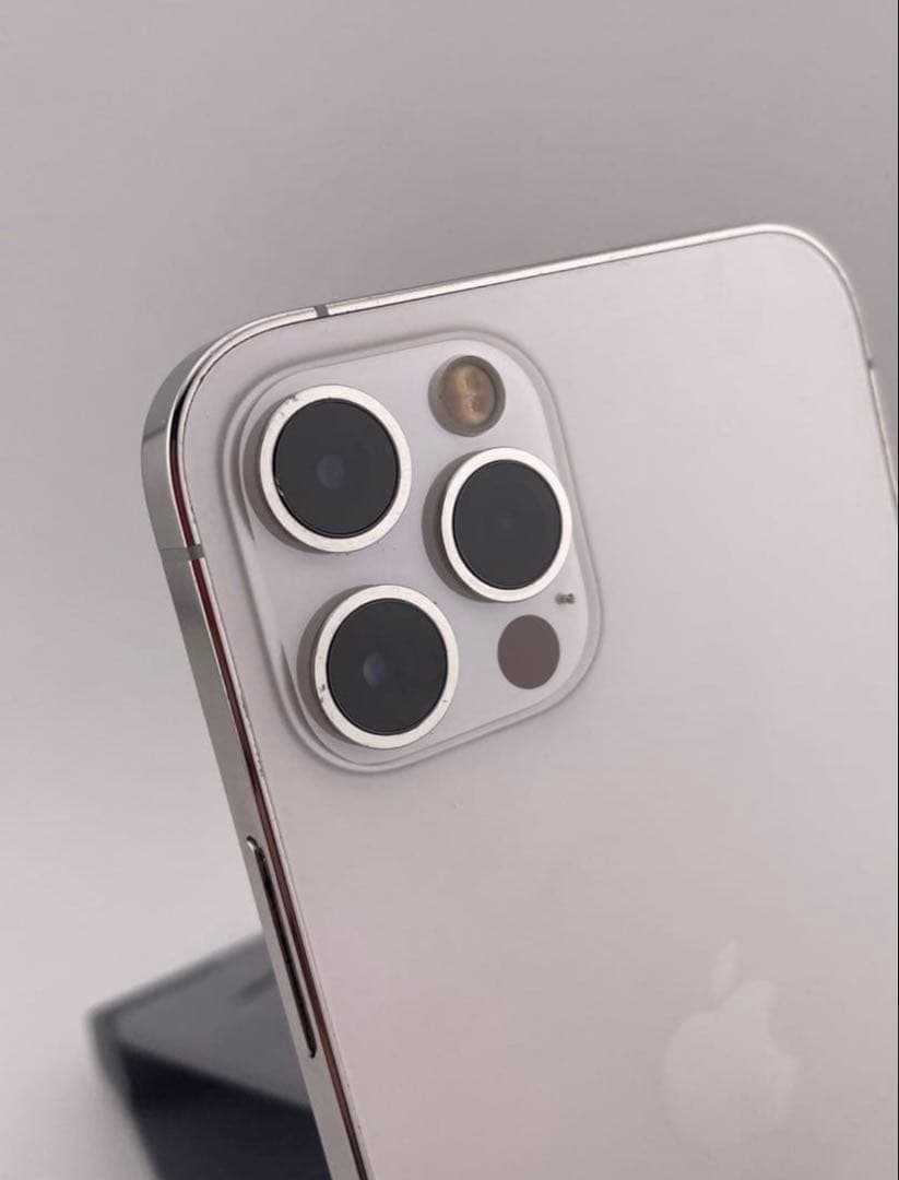 【美品】Apple iPhone 12 Pro 256GB（白色•シルバー）