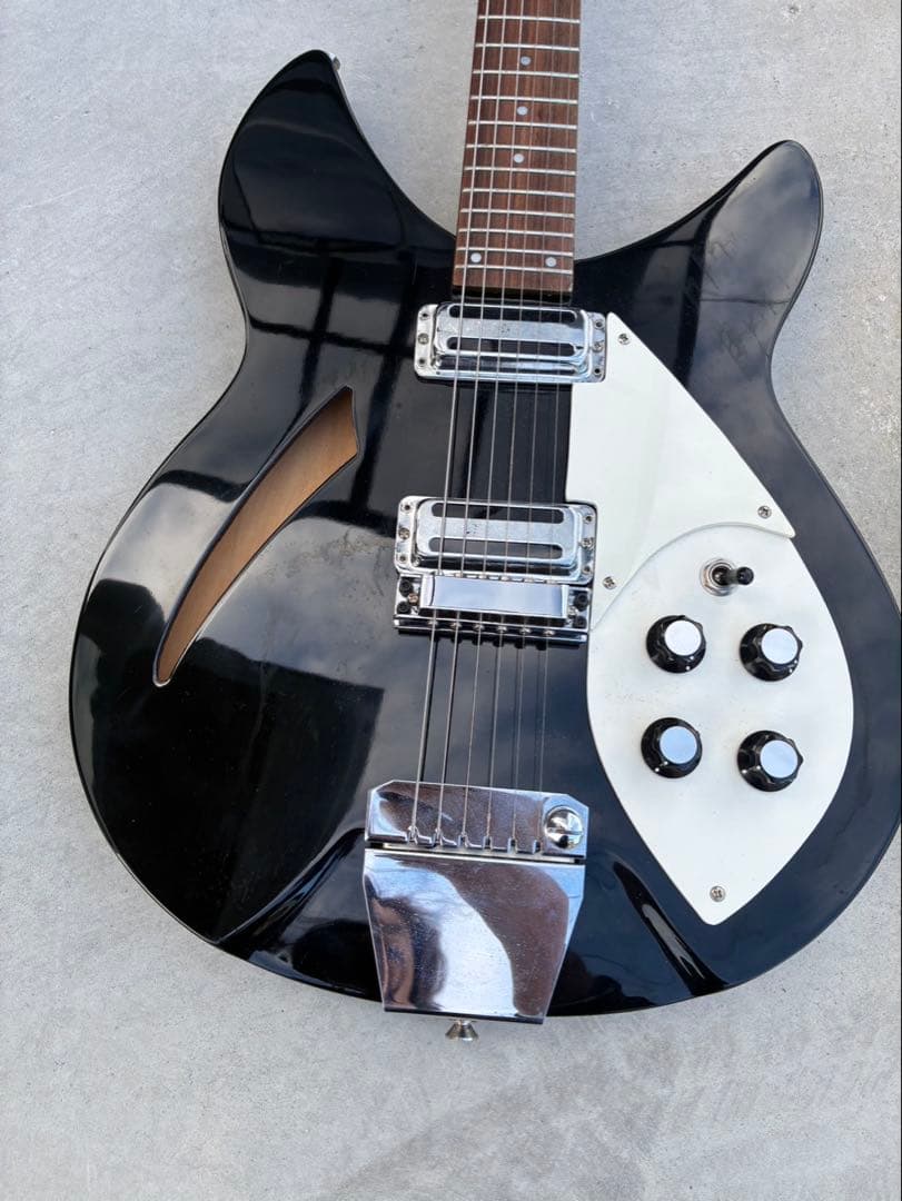 リッケンバッカータイプ　セミアコ