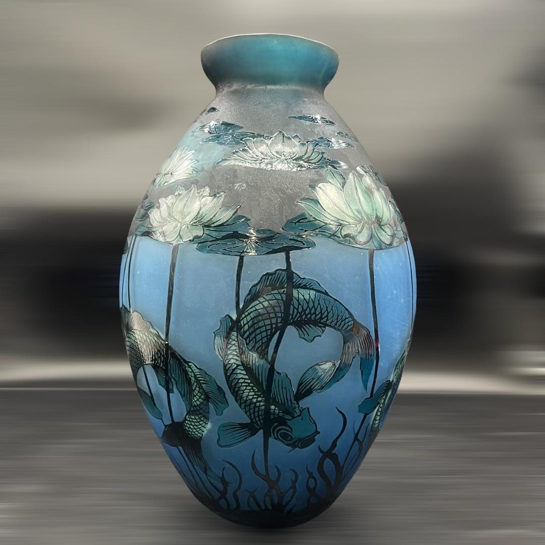 エミールガレ 　　鯉紋　特特大　花瓶　カメオ彫り　被せガラス　高さ40ｃｍ