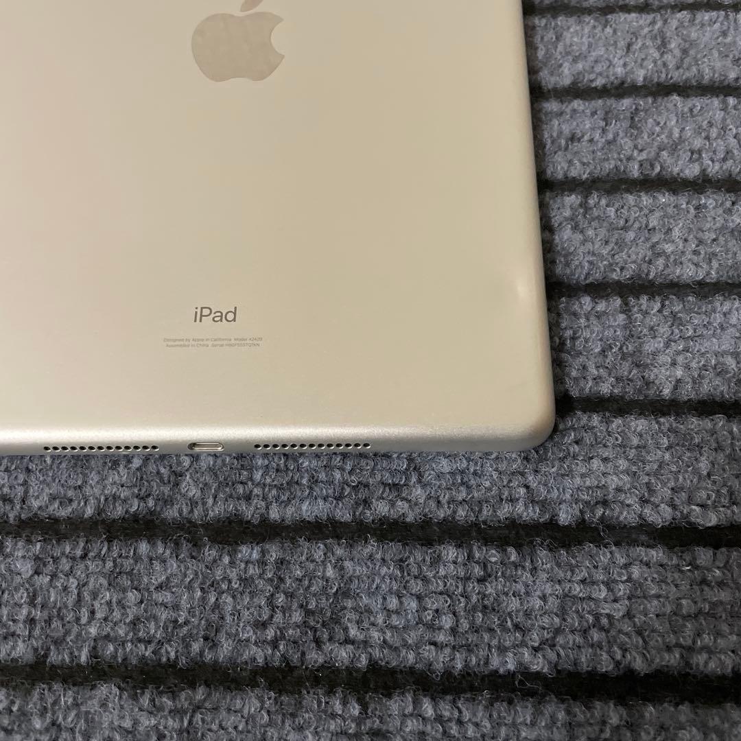 93 iPad 8世代 32GB SIMフリー シルバー