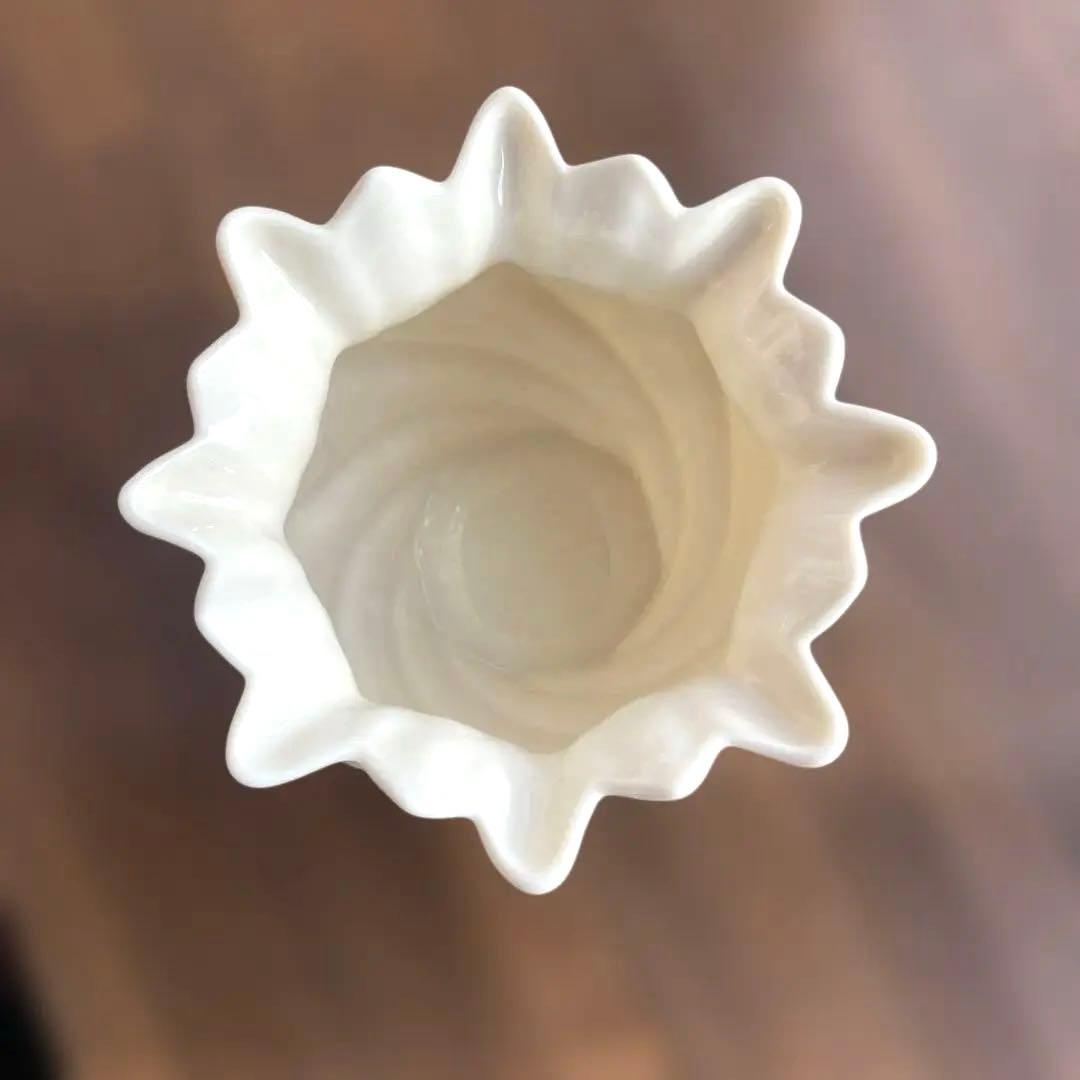 美品レア 高級陶磁器ベリーク（パリアンチャイナ）花瓶と小皿