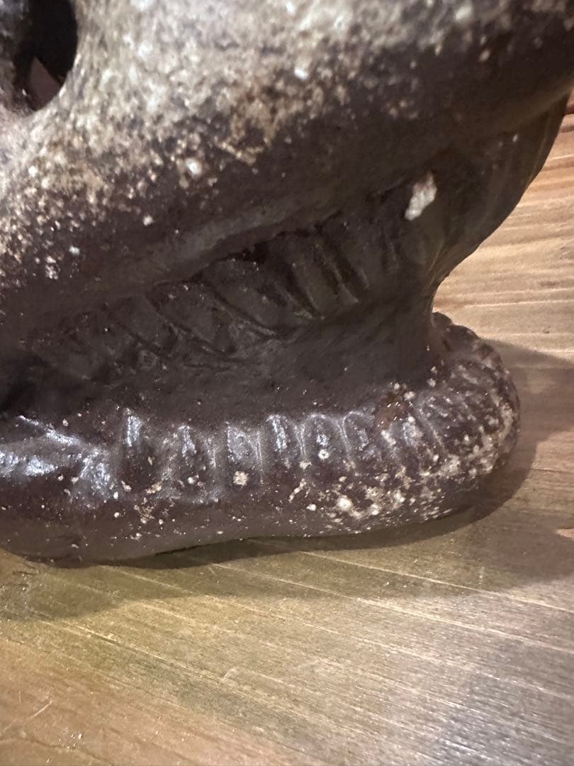 信楽焼　恐竜頭インテリア