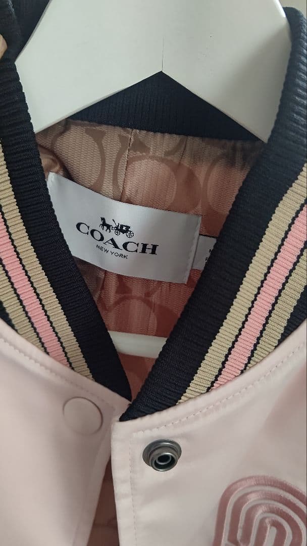 最終★美品★コーチCOACHシグネチャー　スカジャン刺繍ロゴジャケットピンク