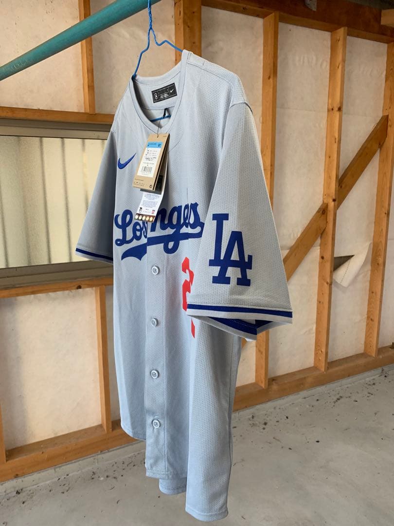 ドジャース　カーショウ　ユニフォーム