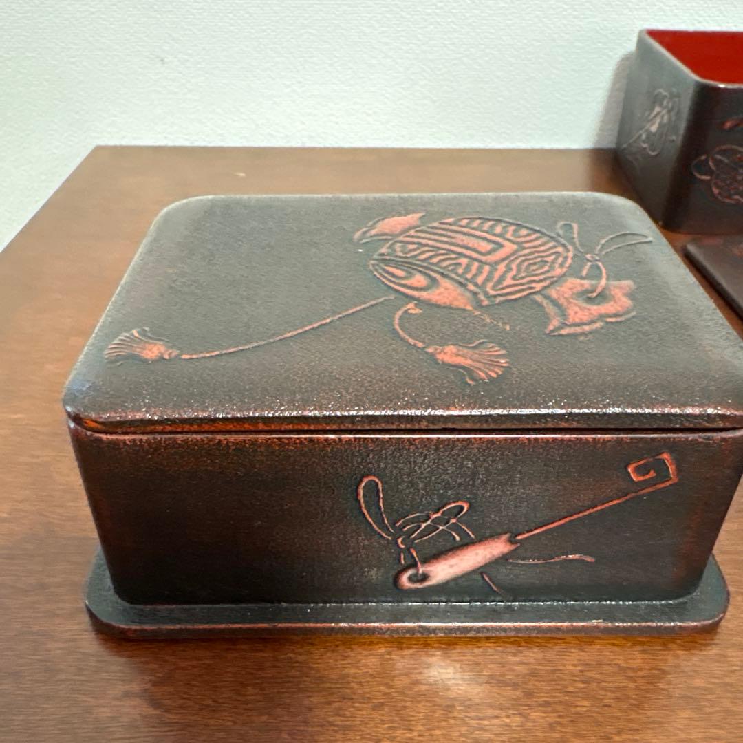 昭和レトロ 漆器 三段重 重箱 角重 民芸文様 蓋なしあり　宝箱　シール入れ