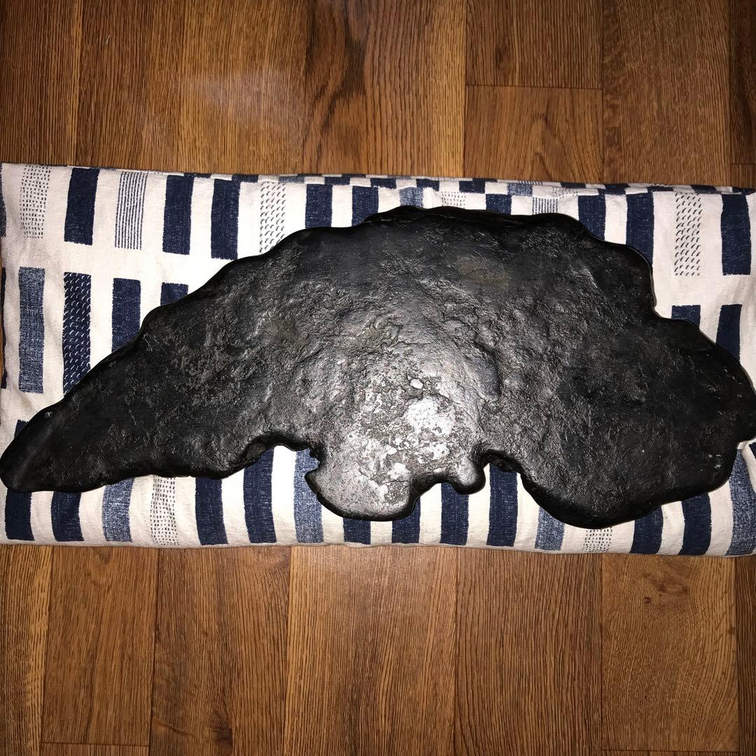 専用です。神居古潭石 本真黒 水石 重さ約8.3kg 木製台座 天然石 鑑賞石