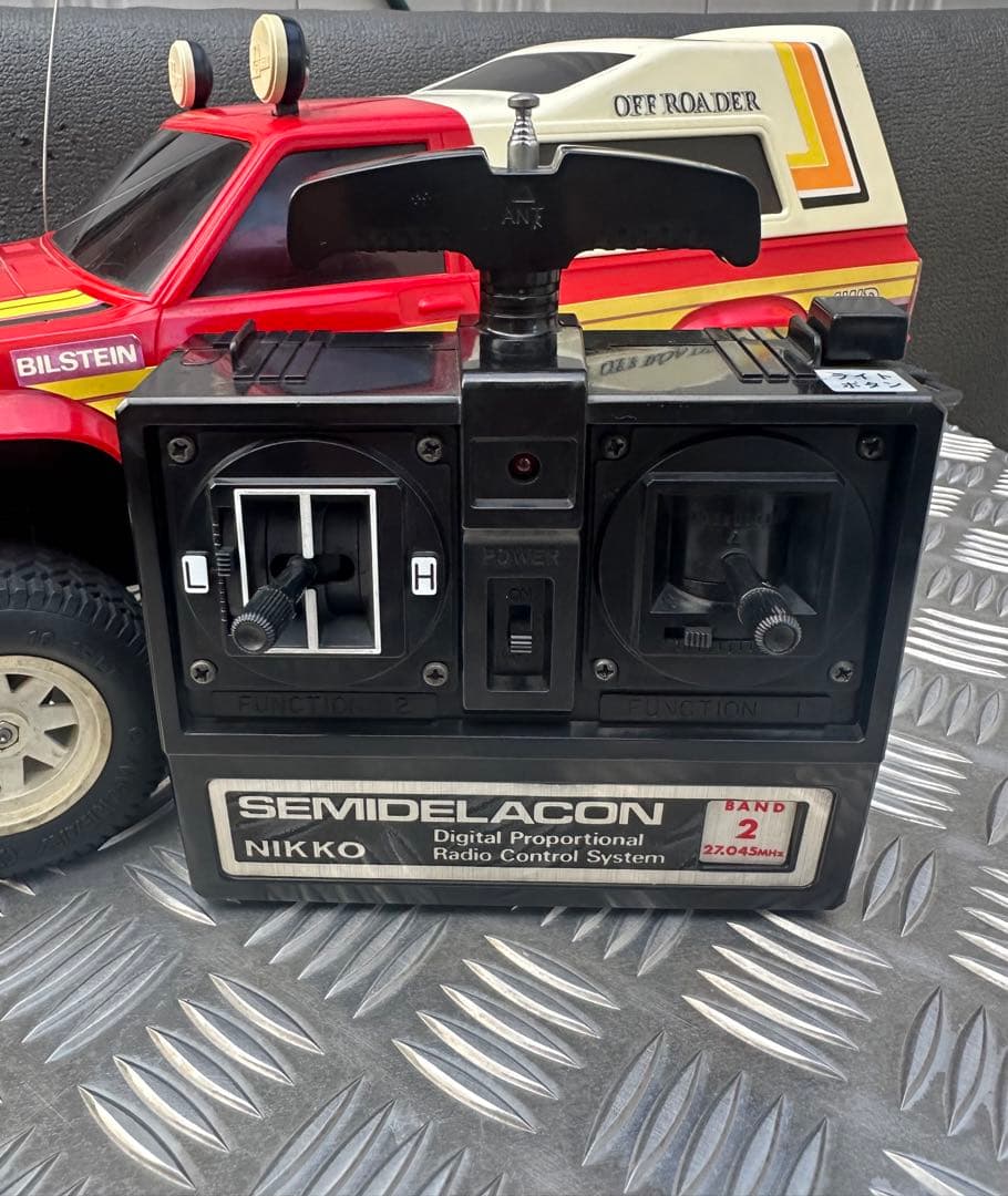 TOYOTA ハイラックス　4WD ラジコン　NIKKO 1/10