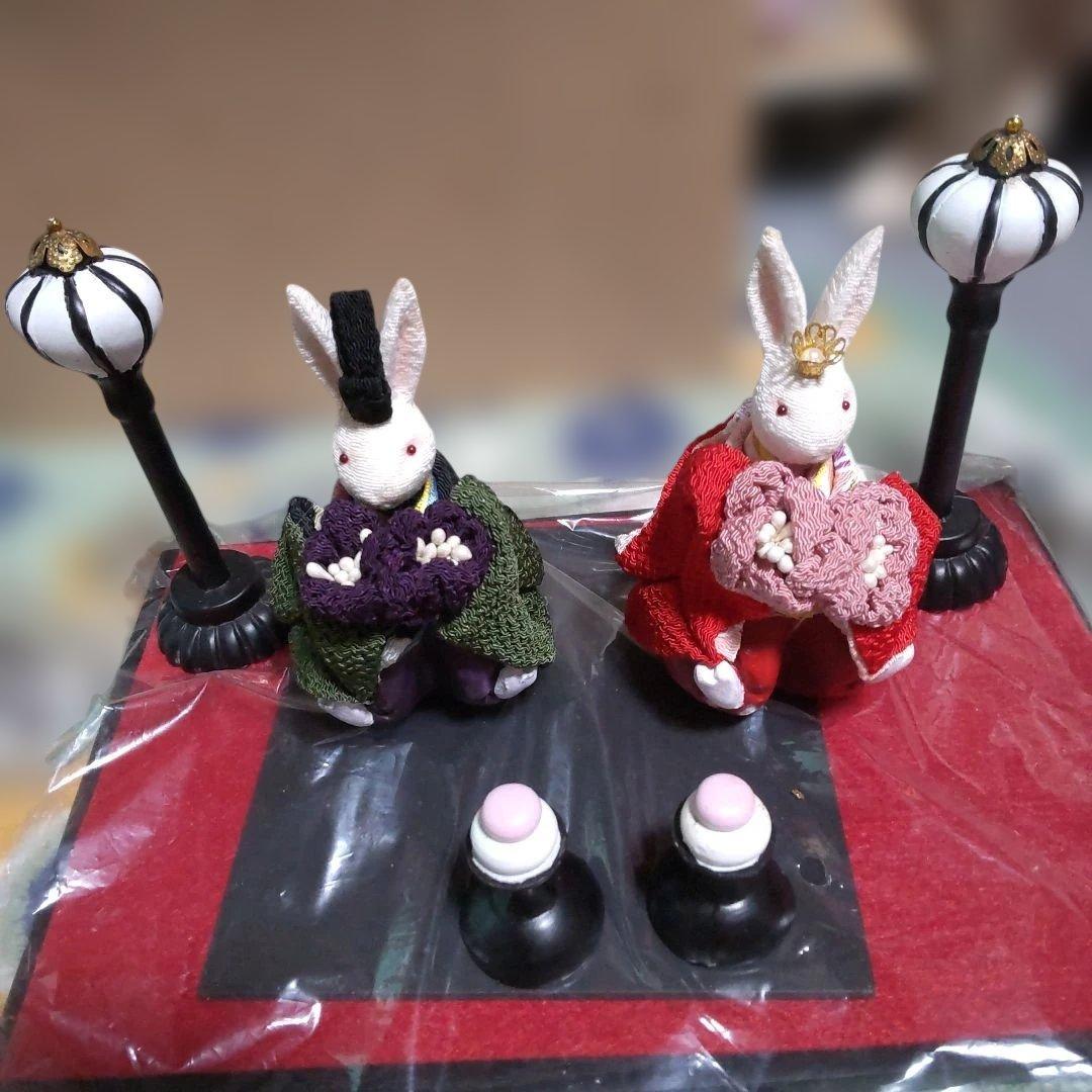 うさぎの雛人形 赤と緑 桜の花付き