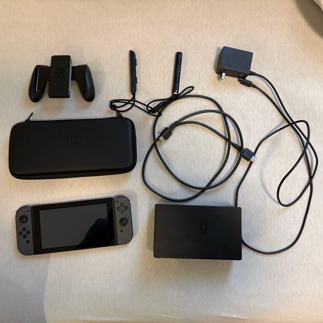 Nintendo Switch 本体と付属品セット（純正品ケース付き）