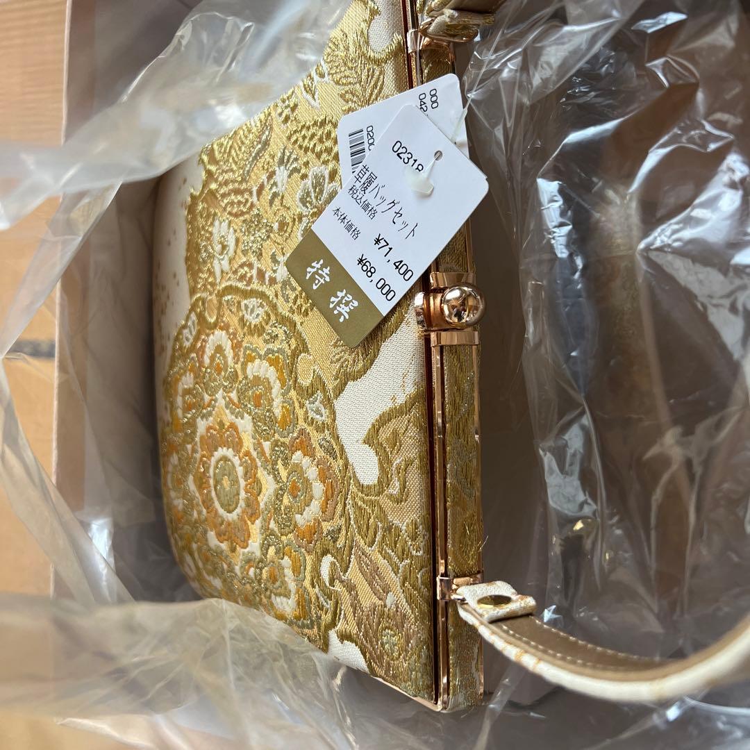 【ほぼ半額！】女性　成人式用　超高級　草履バッグ　金色　新品未使用