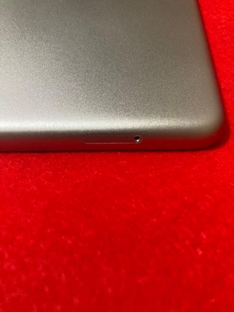 iPad第5世代 Wi-Fi + Cellularモデル 32GB SIMフリー