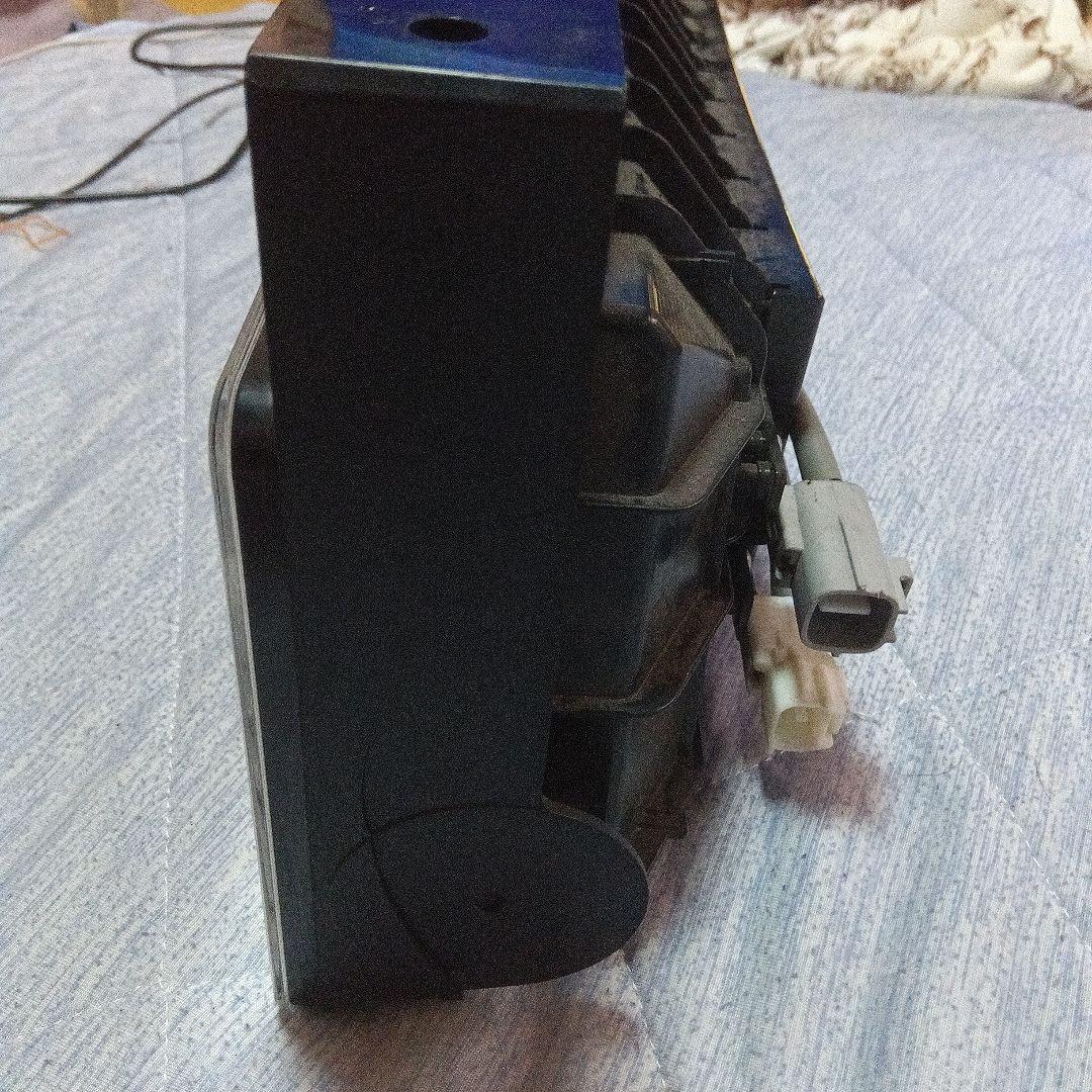 小泉３連LEDテールランプノーマルターン左のみ新車外し