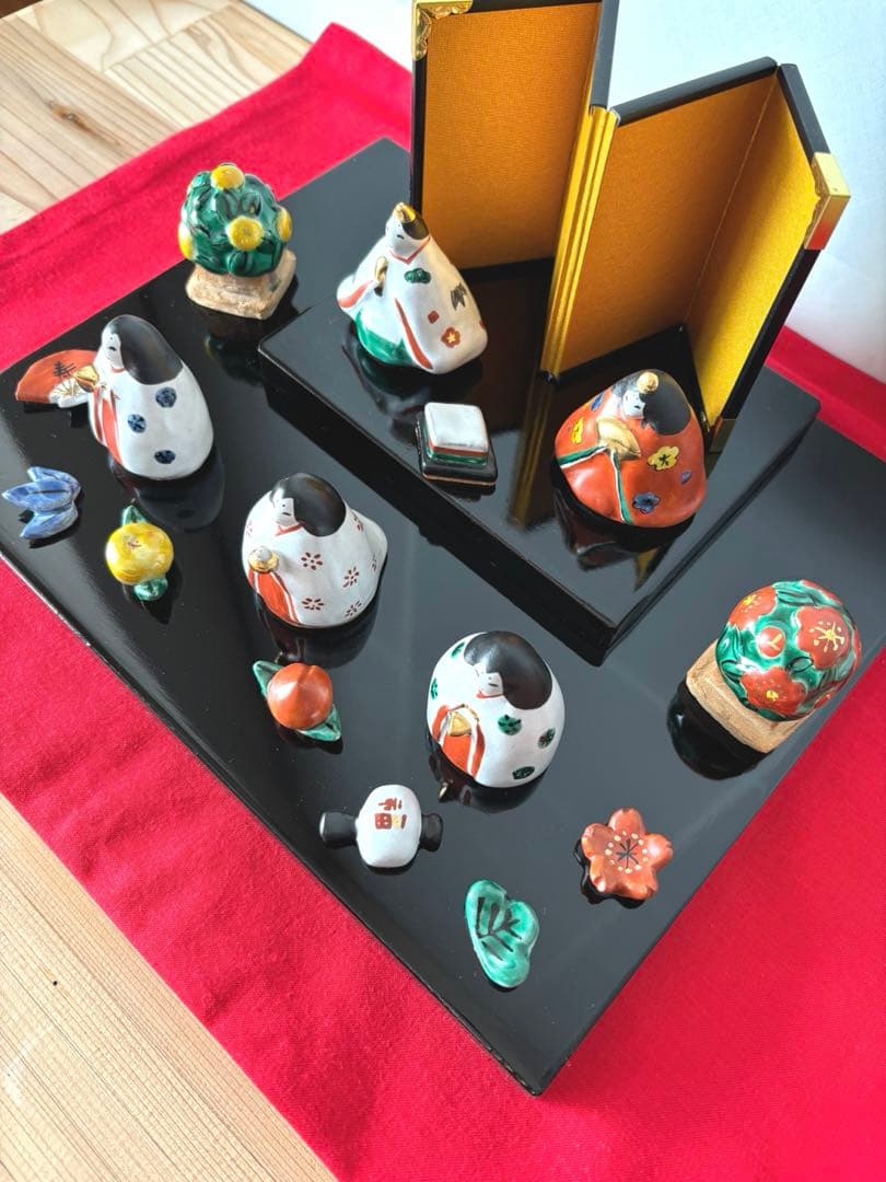 お雛様　お内裏さまと三人官女　陶磁器