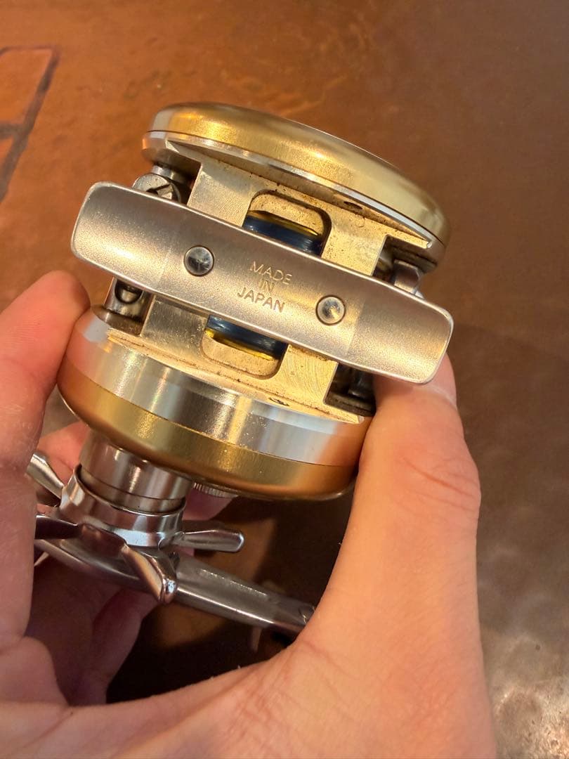 Daiwa ミリオネア　CV-Z 203 右巻き