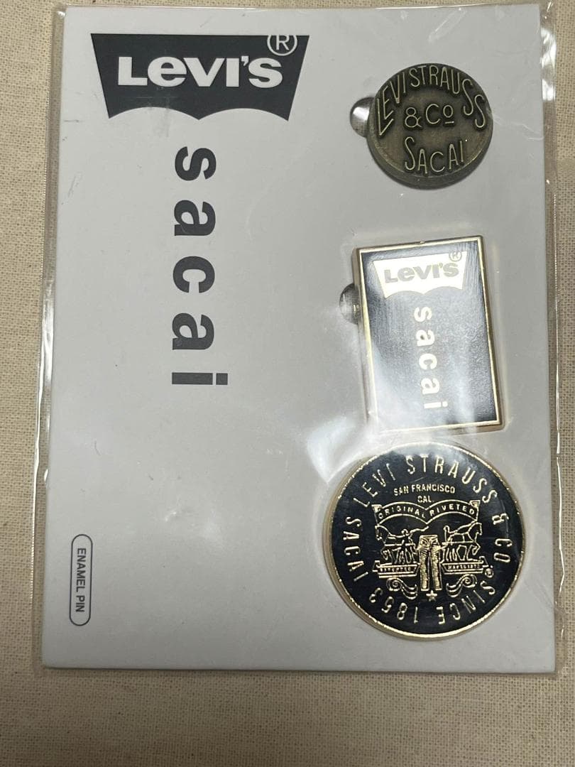 入手困難★sacaiサカイ★Levi’s®リーバイス新品ピンズセットゴールド