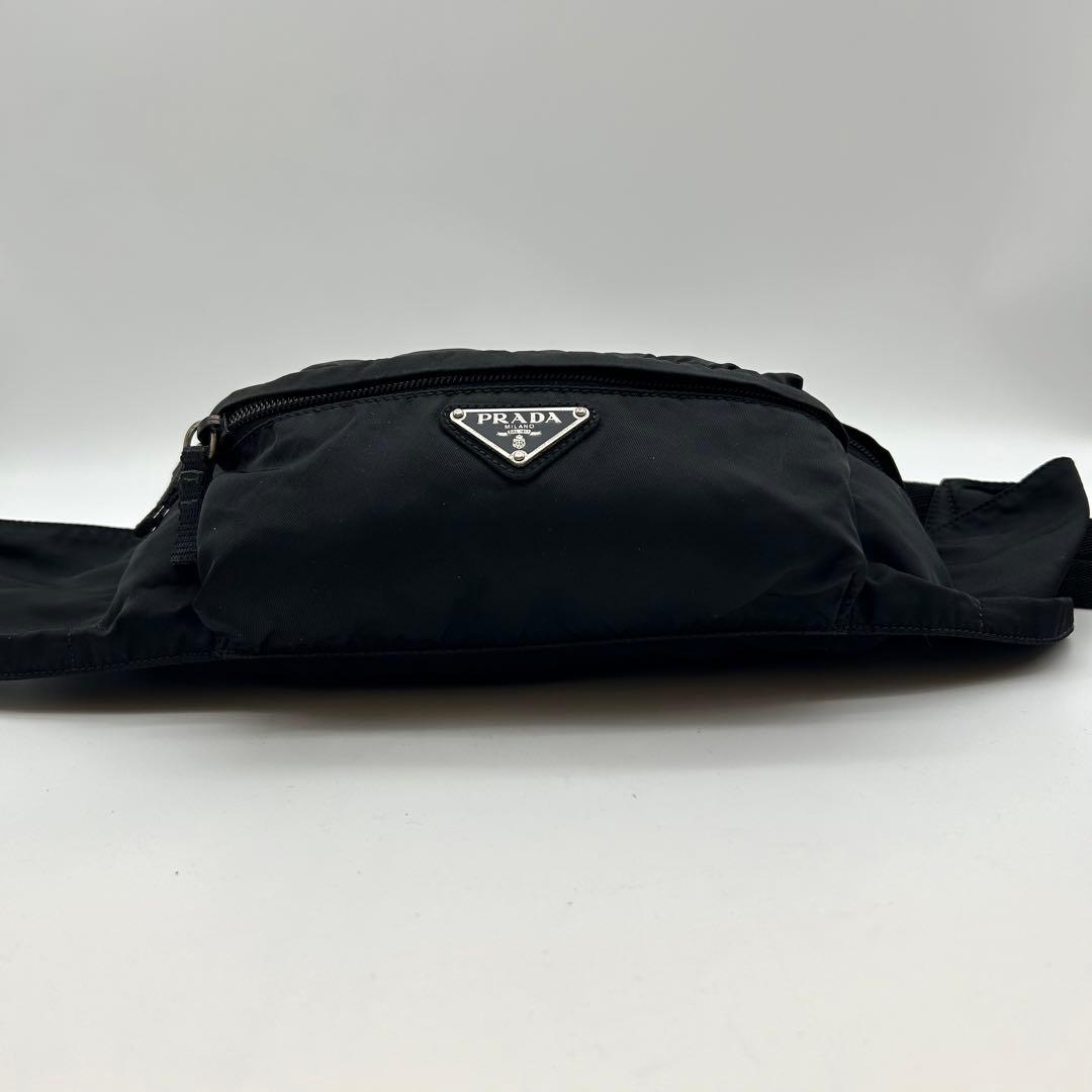 美品 プラダ 三角ロゴ ナイロン ブラック ウエストポーチ ボディバッグ