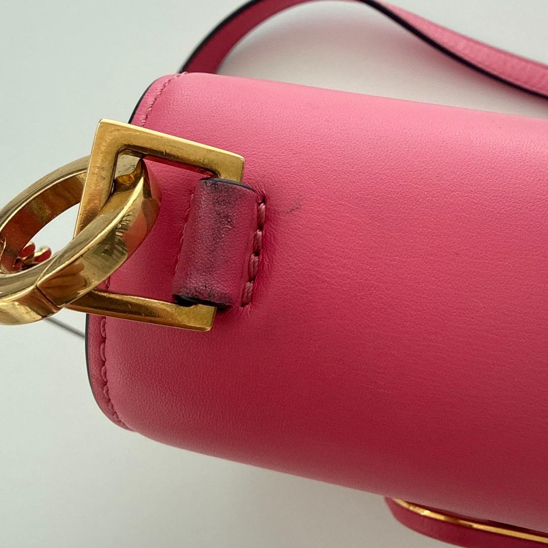 Valentino ロゴ付きピンクショルダーバッグ 保存袋つき