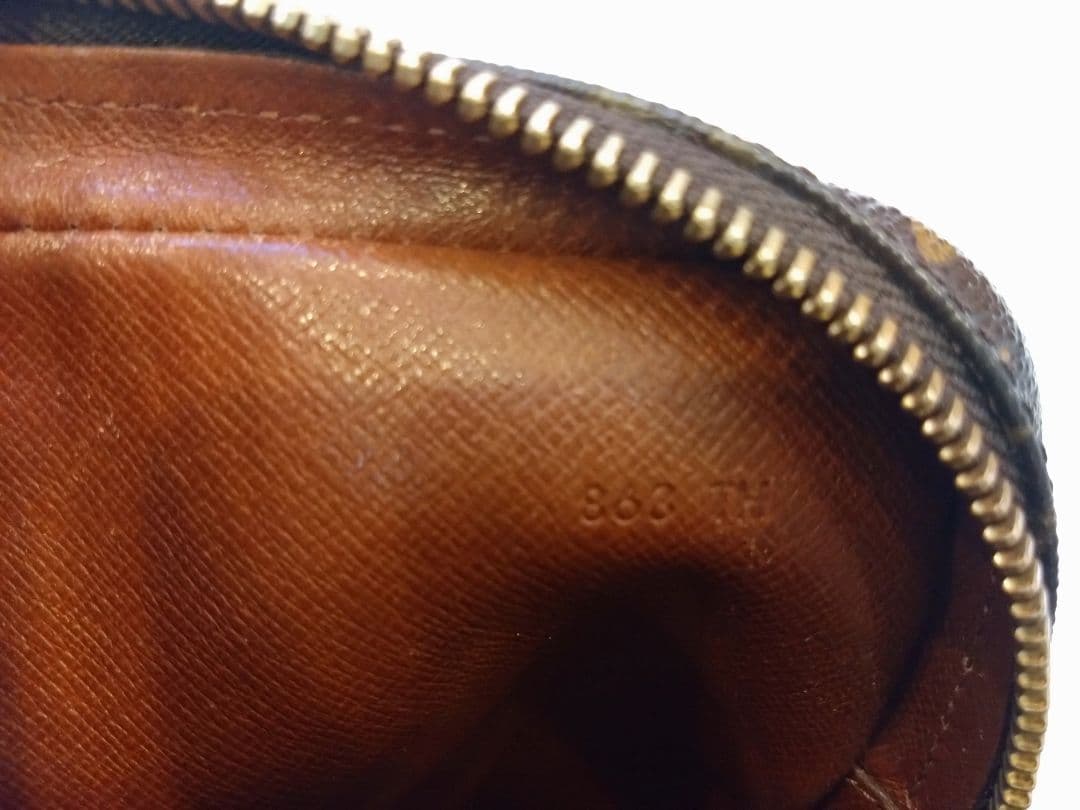 LOUIS VUITTON ポシェット