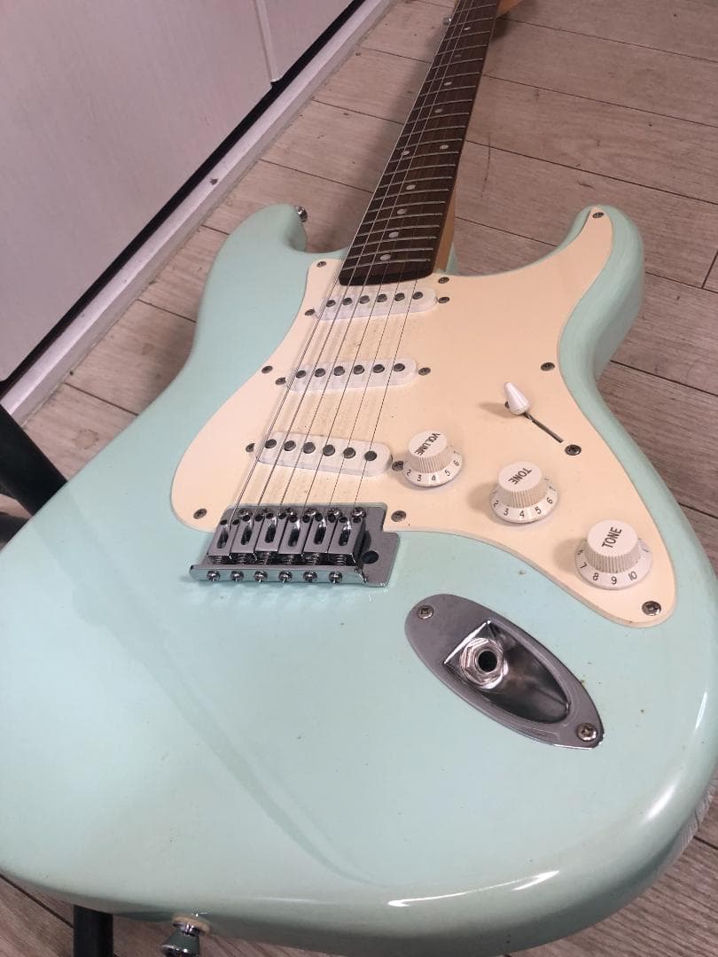 Fender Squier ストラトキャスター ギグバッグ付き