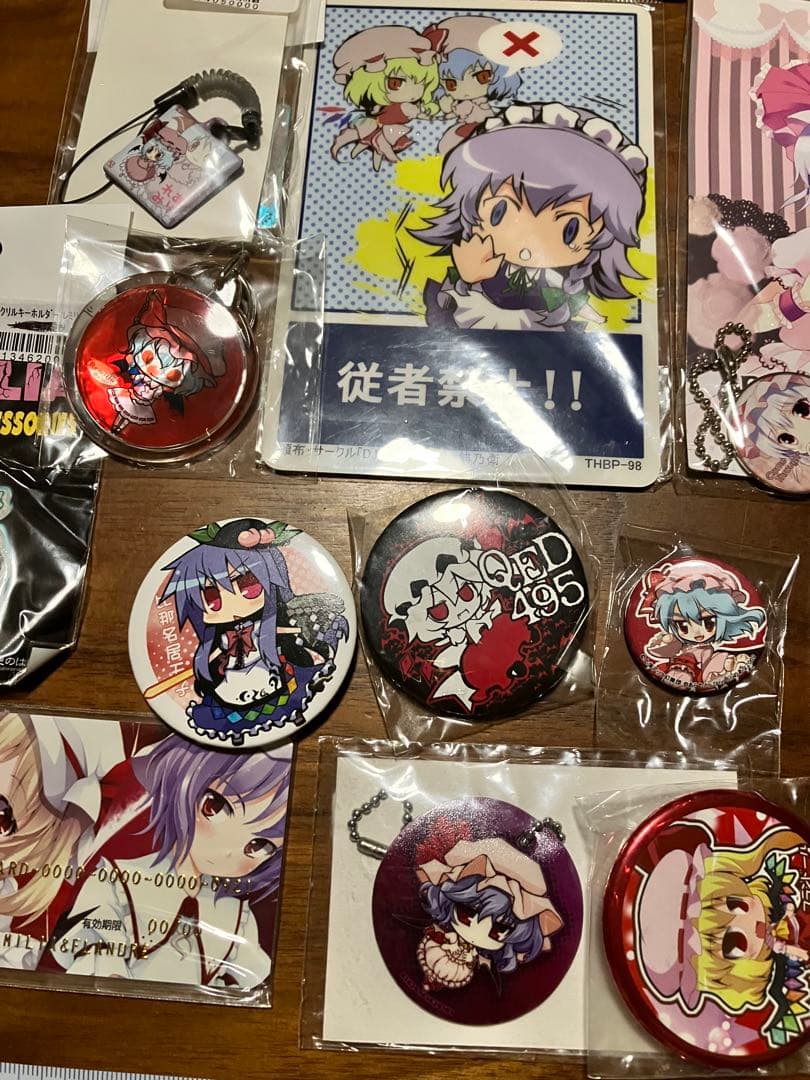 新品未使用　東方プロジェクト　グッズ　レミリア　缶バッチ　キーホルダー　メモ帳
