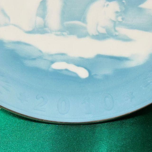 ロイヤルコペンハーゲン イヤープレート 2010 シロクマ WWF コラボ限定版