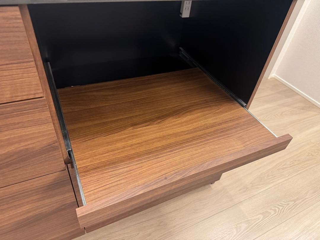 【パモウナ】モダン木製食器棚 引き出し付き　140センチ