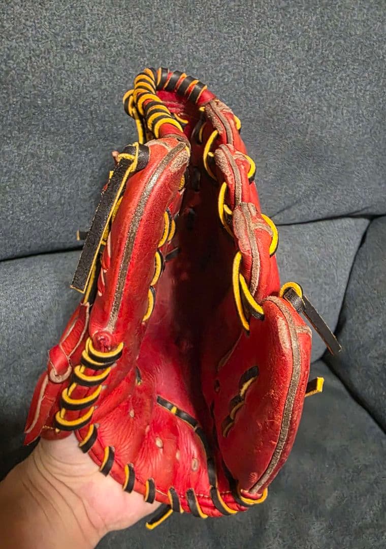 和牛JBの硬式野球グローブ