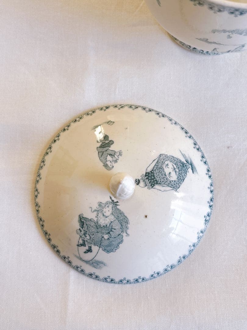 フランスアンティーク　Saint amand la dinette　スーピエール