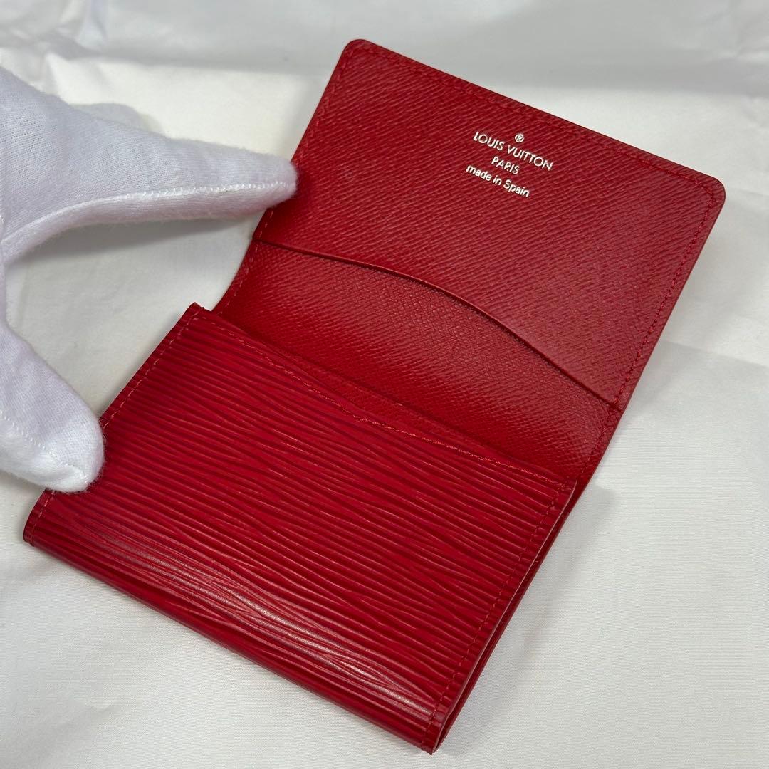 新品同様 LOUIS VUITTON エピレザー 名刺入れ ルージュ（レッド系）