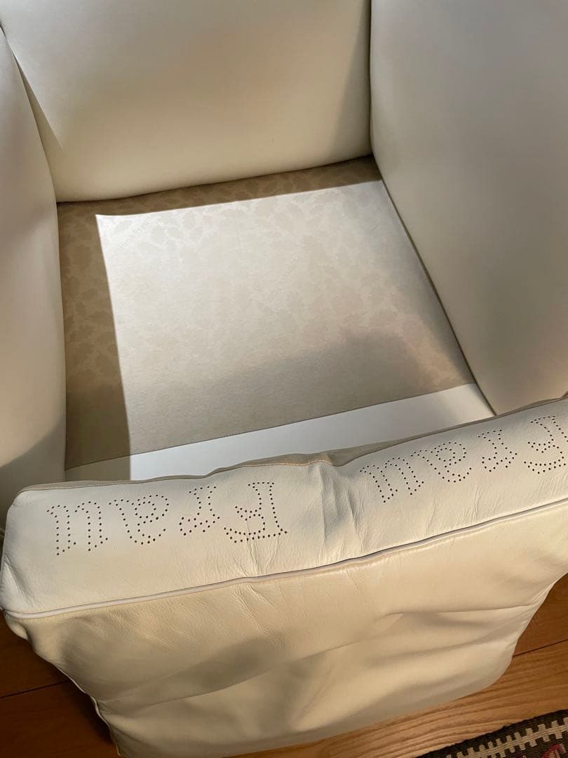 ポルトローナフラウ　バニティフェア　総本革　レザー　ソファ　カッシーナ