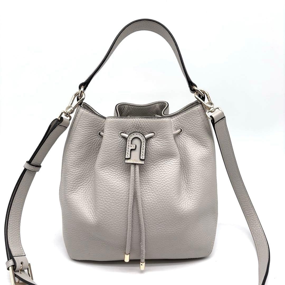 ✨極美品✨フルラ　アテナ　ショルダーバッグ　2WAY　アーチロゴ　巾着　グレー