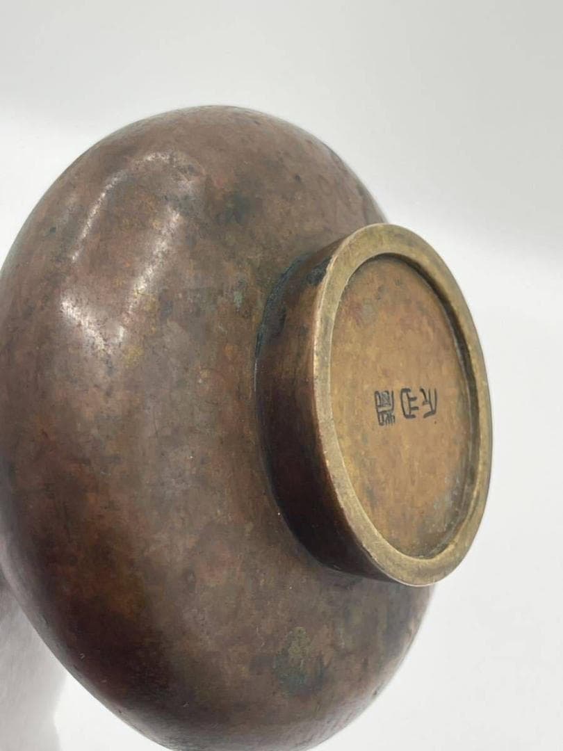 亀文堂 花瓶 胡麻斑天牛 金色 刻印 宣徳銅 象嵌 虫盛上 一輪