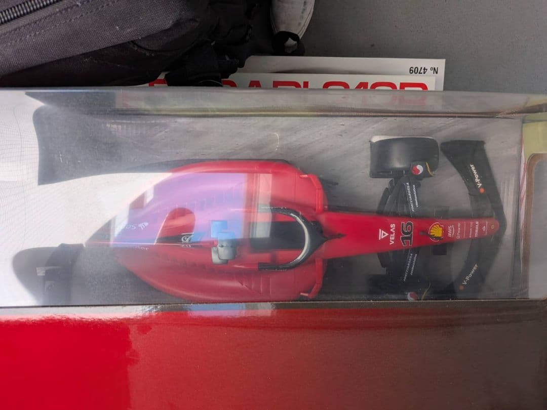 Ferrari F1-75 1/18スケールモデル
