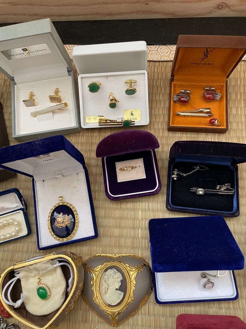 アクセサリーまとめ売りヴィンテージ　遺品整理　何点シルバー刻印あり